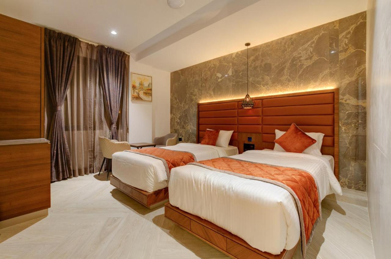 Hotel Diamond 26 Surat Luaran gambar