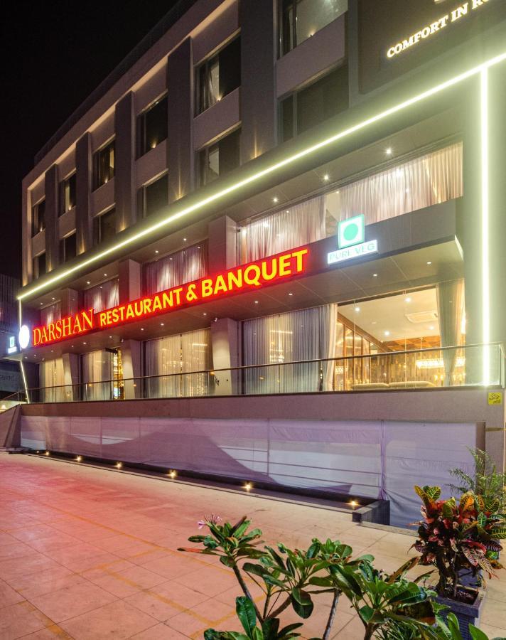 Hotel Diamond 26 Surat Luaran gambar