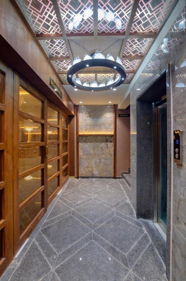 Hotel Diamond 26 Surat Luaran gambar