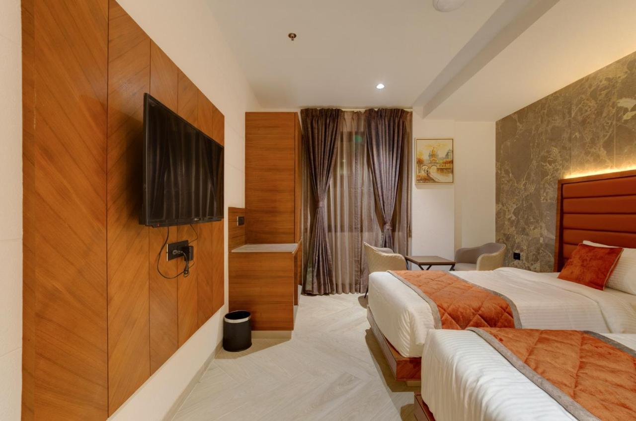 Hotel Diamond 26 Surat Luaran gambar