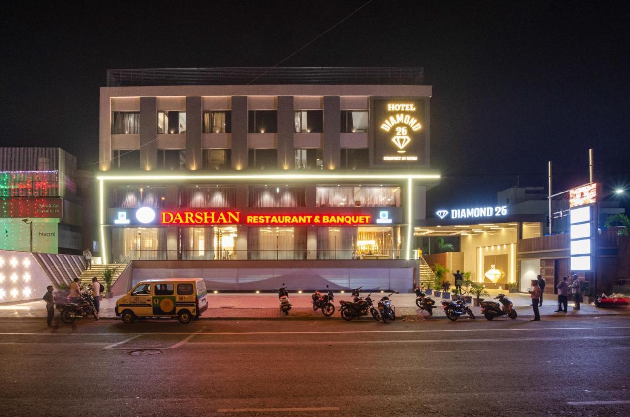 Hotel Diamond 26 Surat Luaran gambar