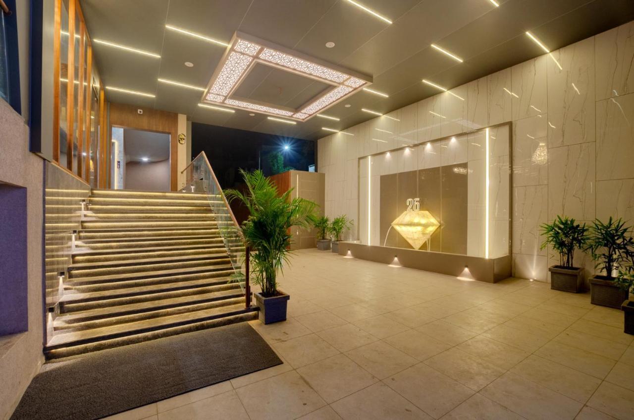 Hotel Diamond 26 Surat Luaran gambar